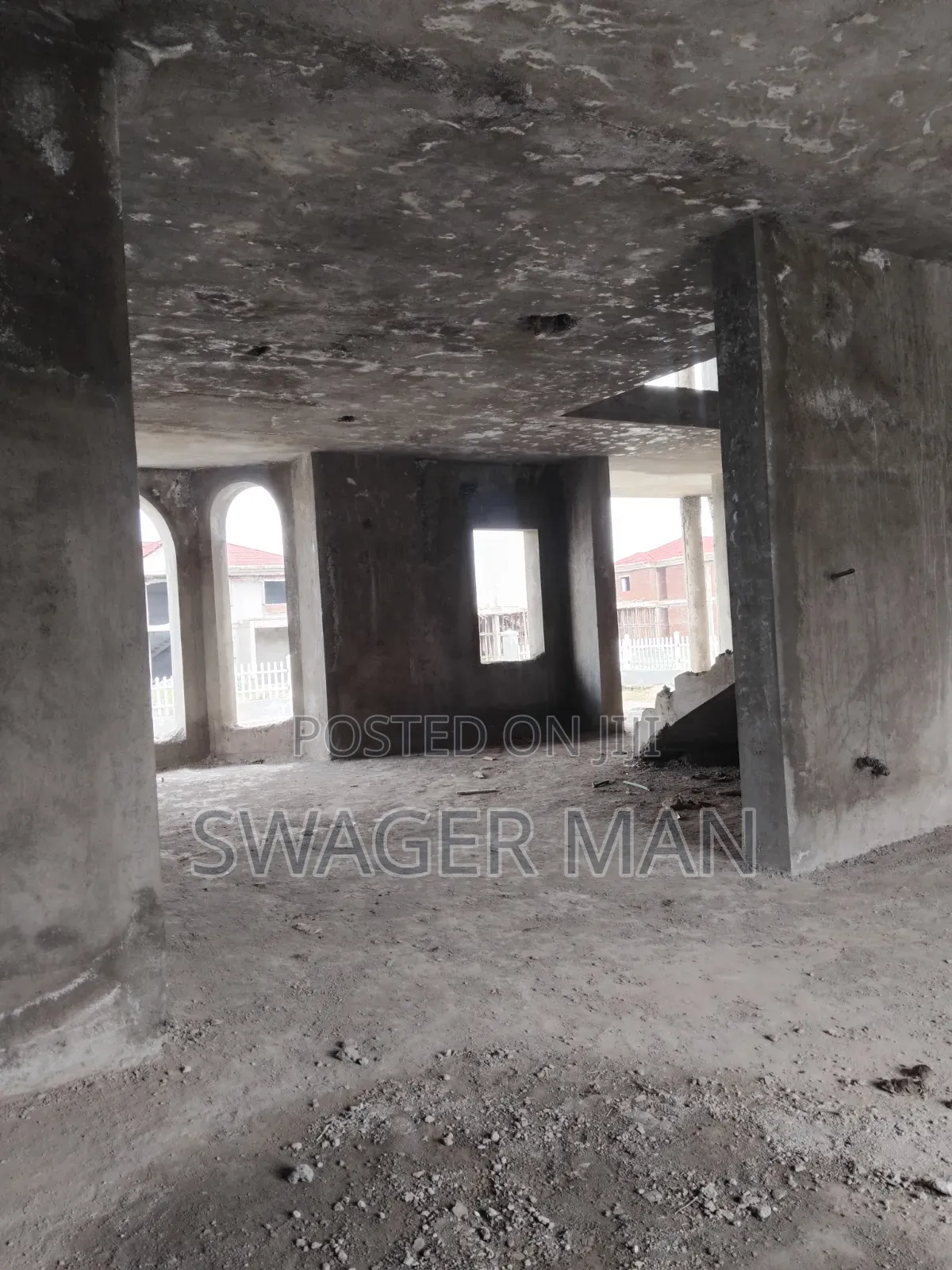 6bdrm Townhouse/Terrace in Ccd Kompawund, Yeka for sale
