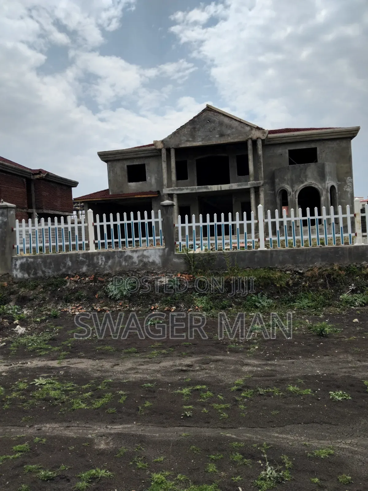 6bdrm Townhouse/Terrace in Ccd Kompawund, Yeka for sale