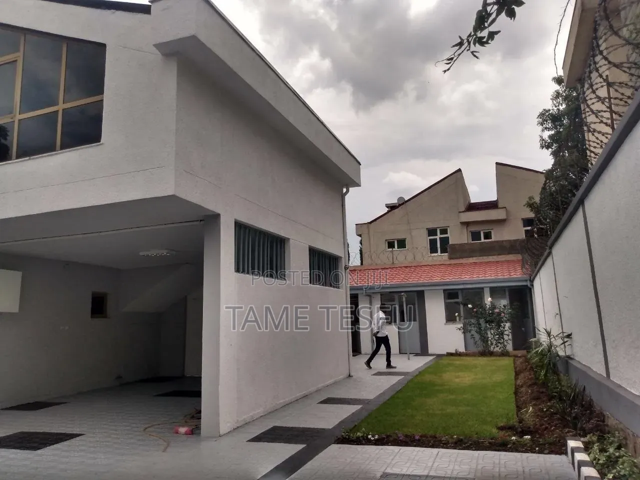 Furnished 6bdrm House in Cmc Sunshine, Bole for sale