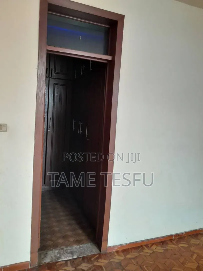 Furnished 8bdrm House in Figa, Bole for sale