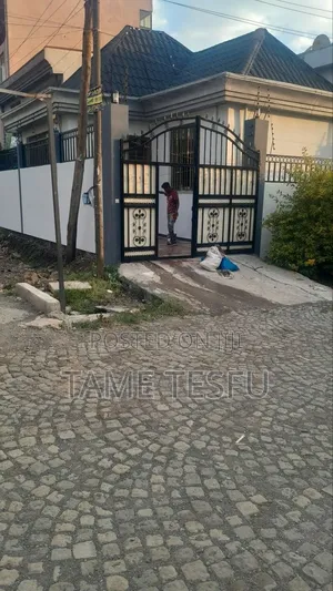 Furnished 3bdrm Villa in ሀያት, Bole for sale