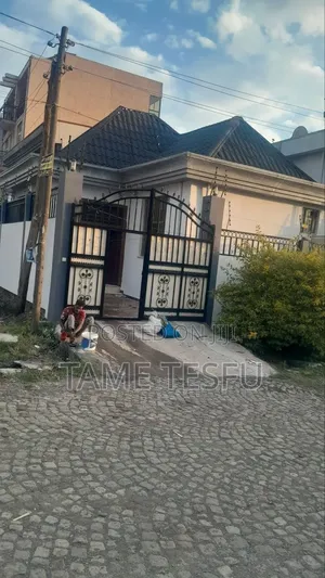 Furnished 3bdrm Villa in ሀያት, Bole for sale