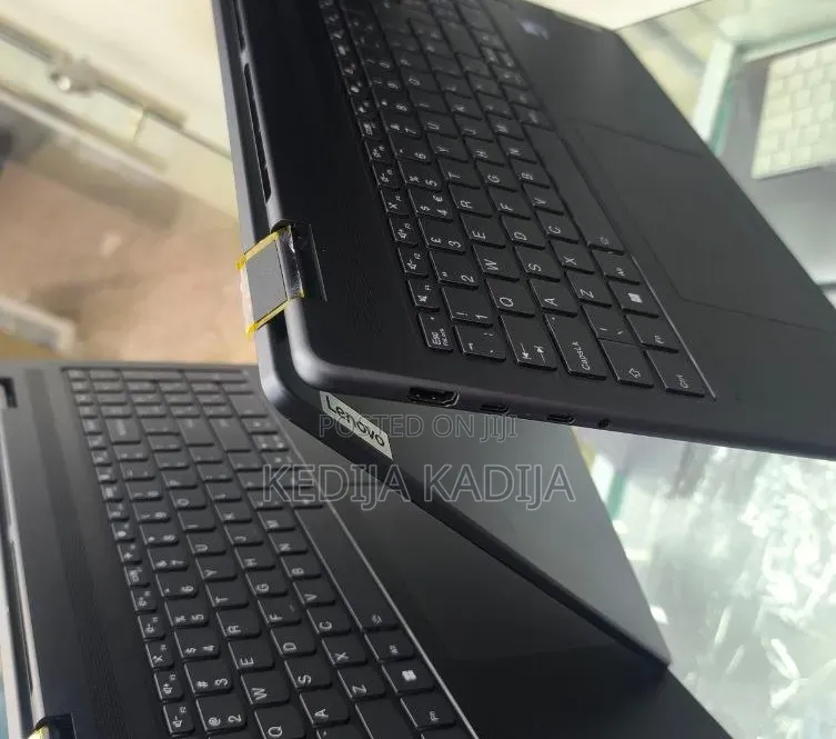 New Laptop Lenovo Yoga 7i 16GB Intel Core Ultra 7 SSD 512GB