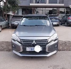 Mitsubishi Attrage 2021 Silver