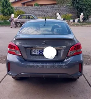 Mitsubishi Attrage 2021 Silver