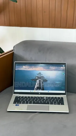 New Laptop HP EliteBook 830 G8 8GB Intel Core i5 SSD 512GB