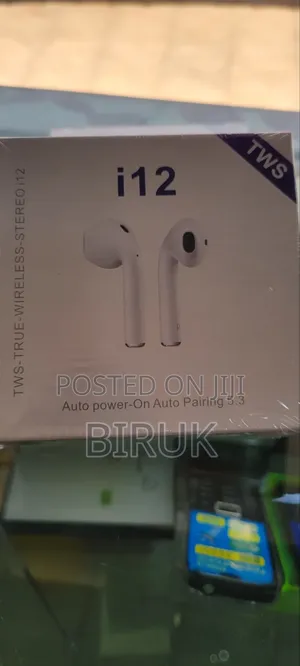 I 12 Wireless Earphone