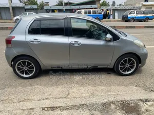 Toyota Yaris 2008 Gray