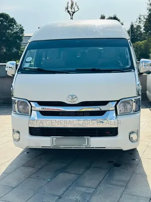 Toyota HiAce 2015