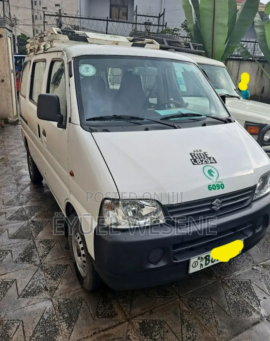 Suzuki Eeco 2024 White