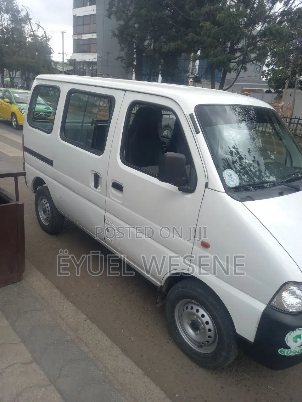Suzuki Eeco 2024 White