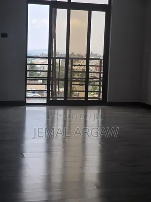 3bdrm House in ፓላስ, Bole for sale