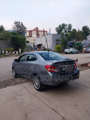 Mitsubishi Attrage 2021 Silver