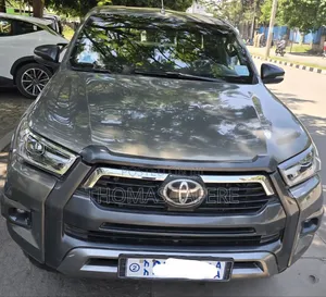Toyota Hilux 2021 Beige