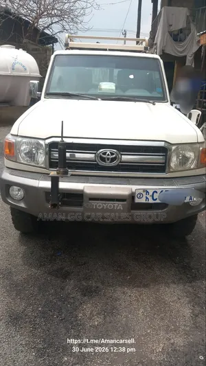 Toyota Land Cruiser 2013 White