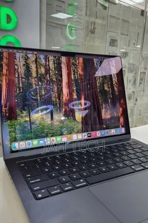 New Laptop Apple MacBook Pro 2023 M3 18GB Apple M3 Pro SSD 512GB