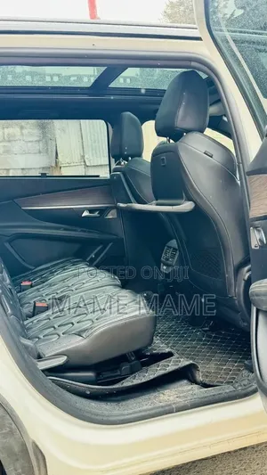 Peugeot 5008 2022 White