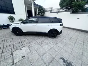 Peugeot 5008 2022 White