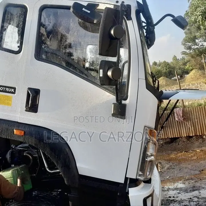 Sinotruk Howo 2025 White