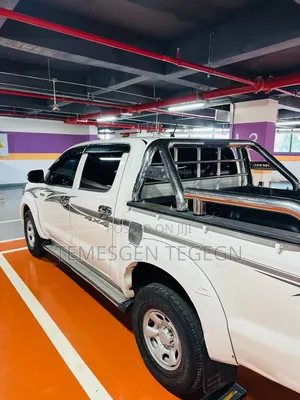 Toyota Hilux 2015 White