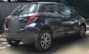 Toyota Yaris 2012 Gray