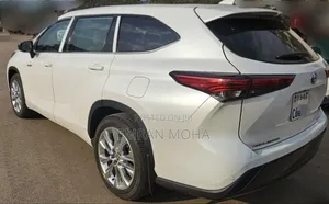 Toyota Highlander Hybrid 2023 White