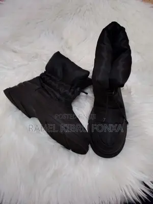 Black Boots