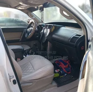 Toyota Land Cruiser Prado 2011 White
