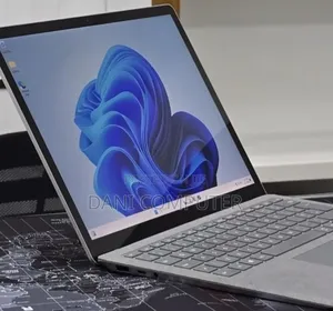 New Laptop Microsoft Surface 16GB Intel Core i5 SSD 512GB
