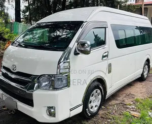 Toyota HiAce 2015 White