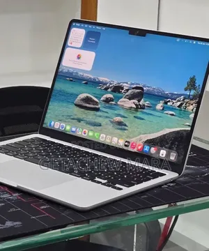 New Laptop Apple MacBook Air 2024 M3 16GB Intel SSD 256GB