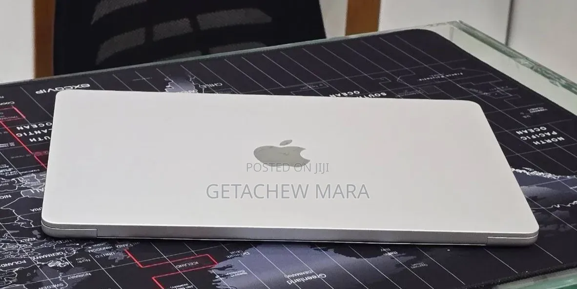 New Laptop Apple MacBook Air 2024 M3 16GB Intel SSD 256GB