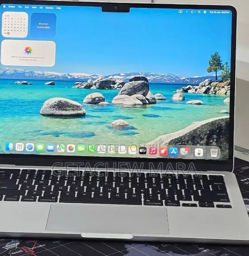 New Laptop Apple MacBook Air 2024 M3 16GB Intel SSD 256GB