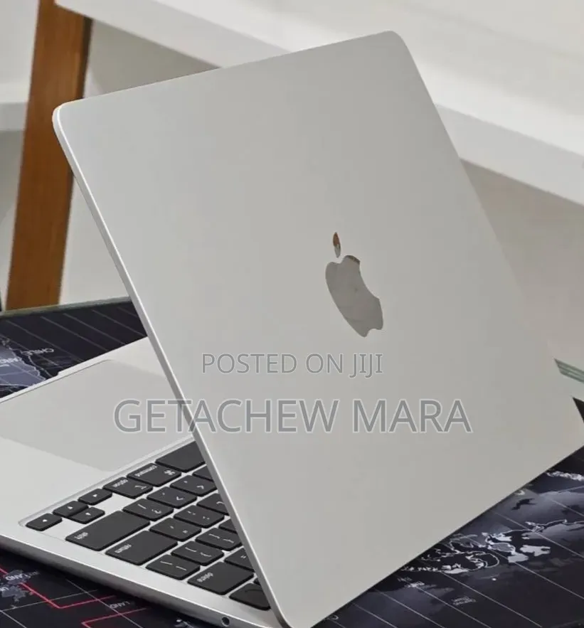 New Laptop Apple MacBook Air 2024 M3 16GB Intel SSD 256GB
