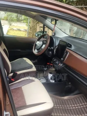 Toyota Yaris 2012 Brown