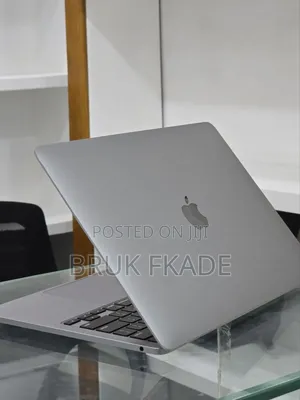 New Laptop Apple MacBook Pro 2021 M1 8GB Apple M1 Pro SSD 512GB