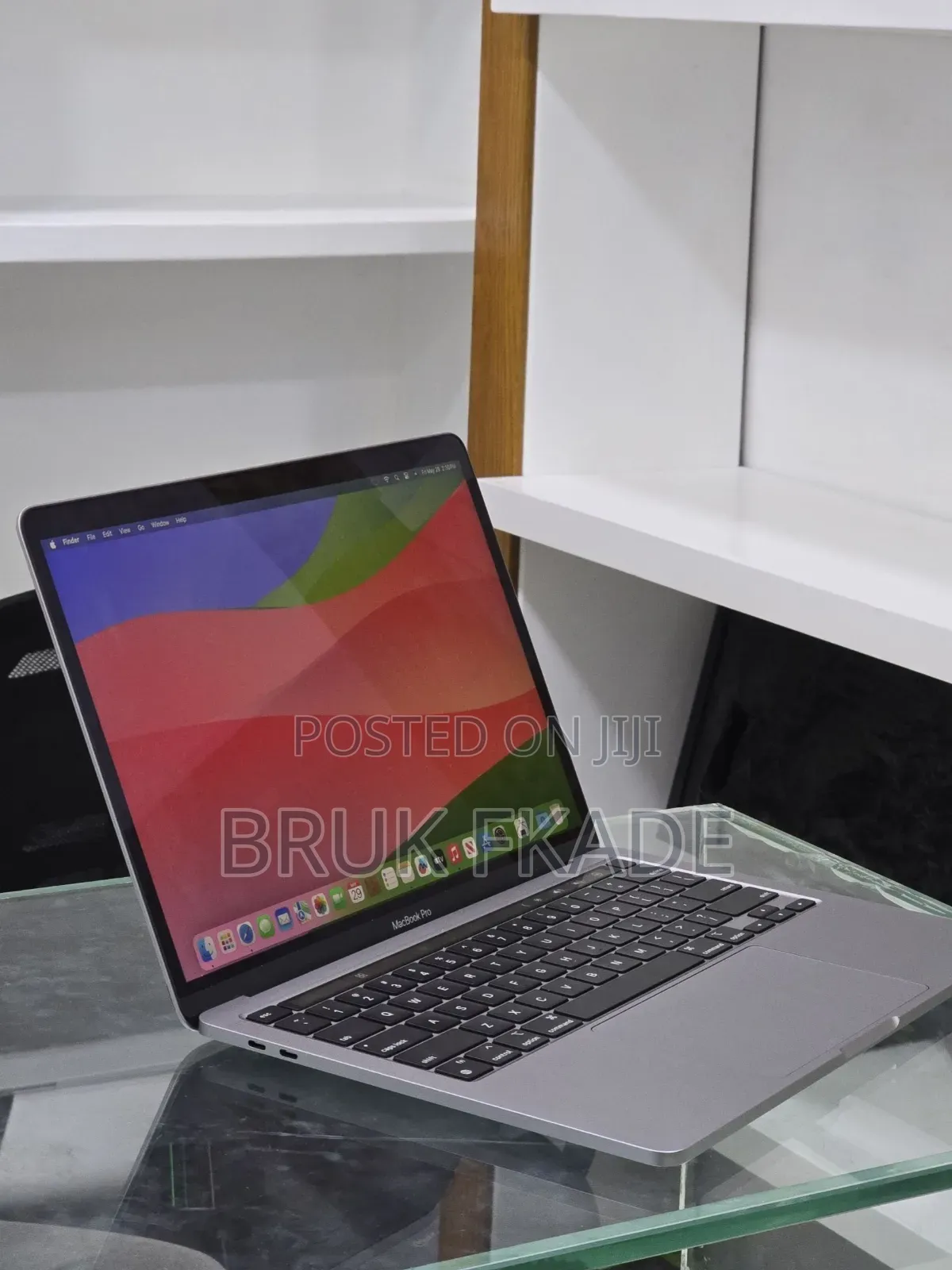 New Laptop Apple MacBook Pro 2021 M1 8GB Apple M1 Pro SSD 512GB