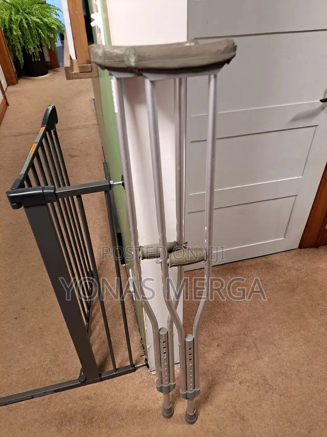 Axillary Crutches奇日push-Pin Height Adjustment System.