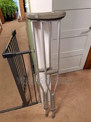 Axillary Crutches奇日push-Pin Height Adjustment System.