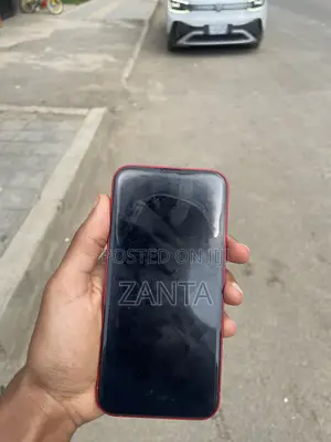 Apple iPhone 13 128 GB Red