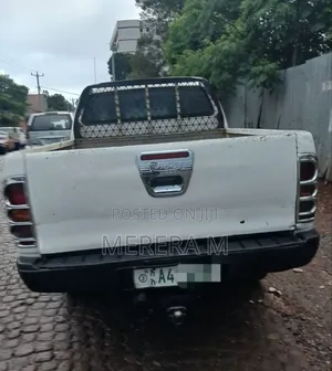 Toyota Hilux 2008 White