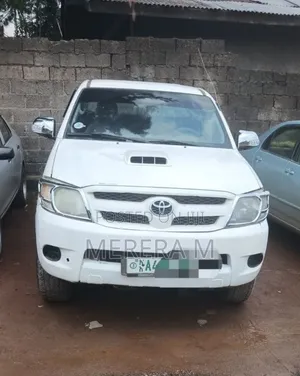 Toyota Hilux 2008 White