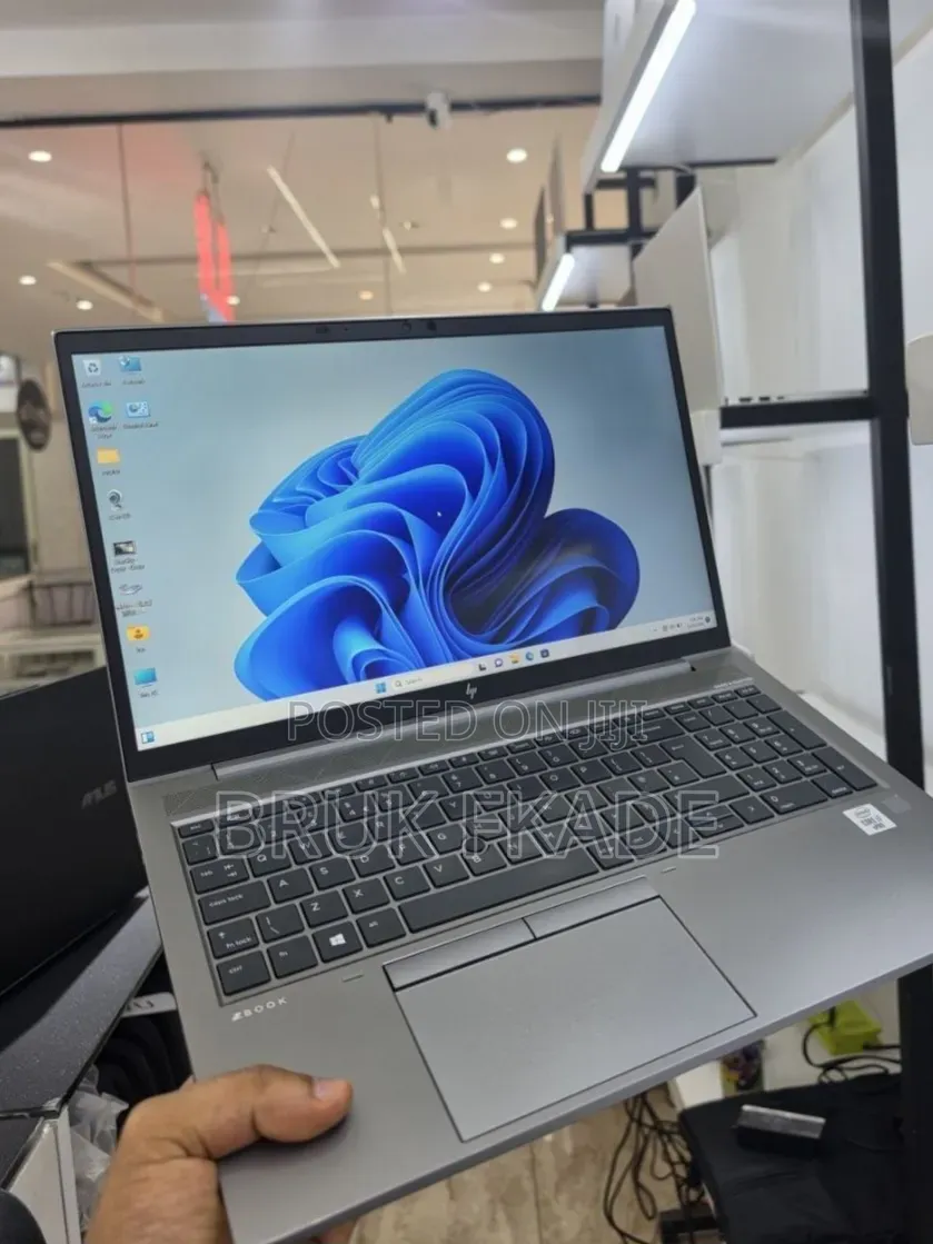 New Laptop HP ZBook 15 16GB Intel Core i7 SSD 512GB