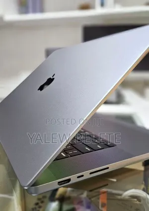 New Laptop Apple MacBook Pro 32GB Apple M1 Max SSD 1T