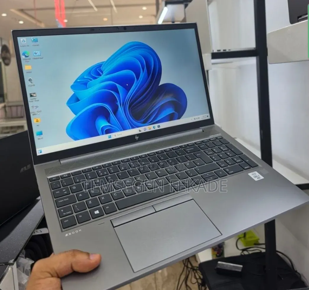 New Laptop HP ZBook 15 16GB Intel Core i7 SSD 512GB