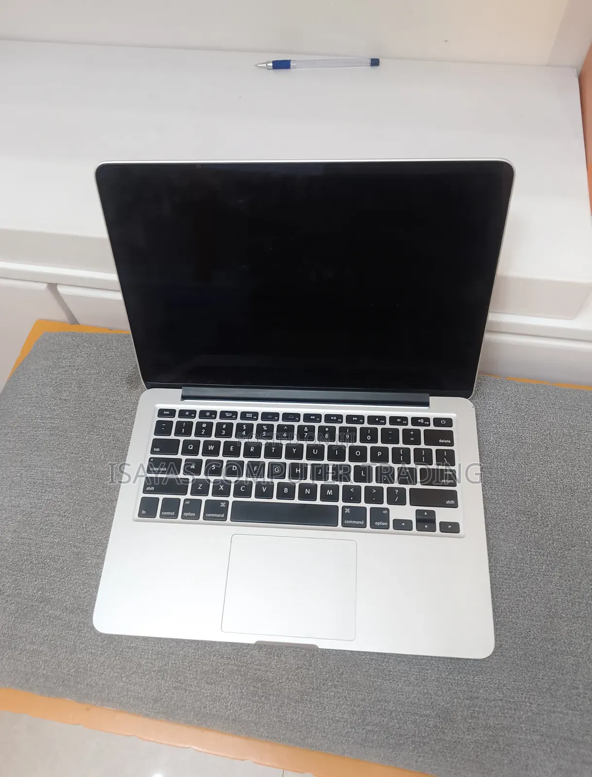 New Laptop Apple MacBook Pro 2013 8GB Intel Core i5 SSD 256GB