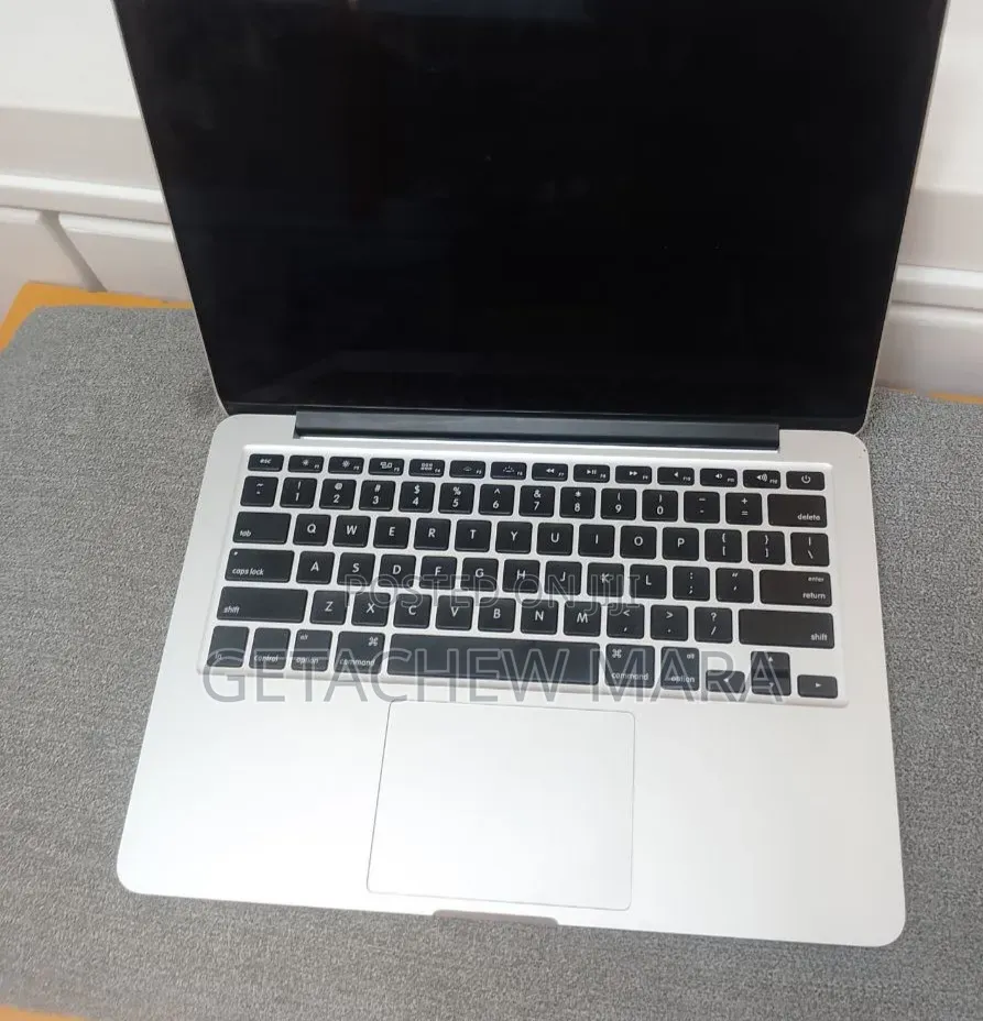 New Laptop Apple MacBook 2013 8GB Intel Core i5 SSD 256GB