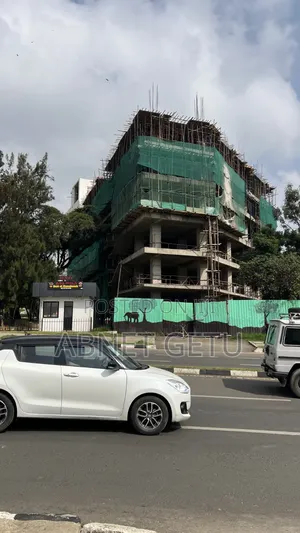 1bdrm Apartment in ጀንቦሮ ሪልስቴት, Bole for sale