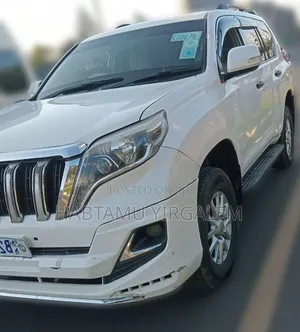 Toyota Land Cruiser 2011 White