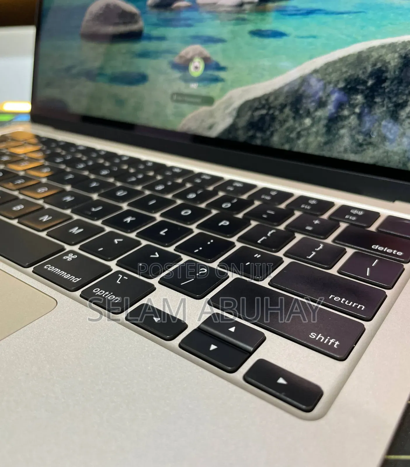 New Laptop Apple MacBook Air 2022 M2 8GB Apple M2 SSD 256GB
